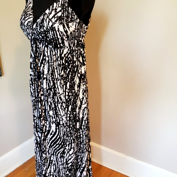 Long Simon Chang Maxi Dress - Picture 4 of 8